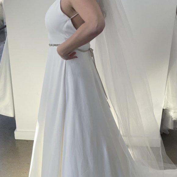 Theia Couture Wedding Dress (Ally STYLE #890671) never worn - Picture 3 of 4